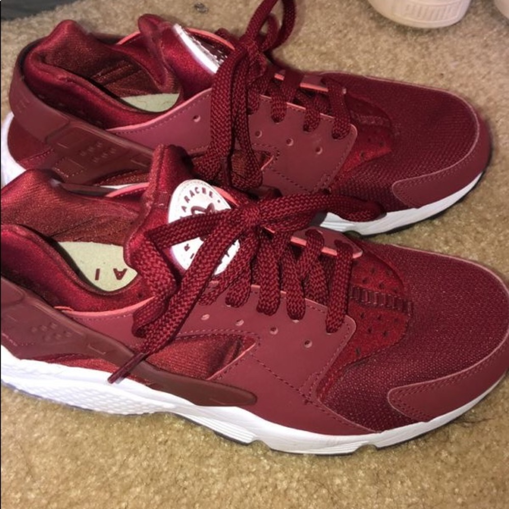 burgandy huaraches